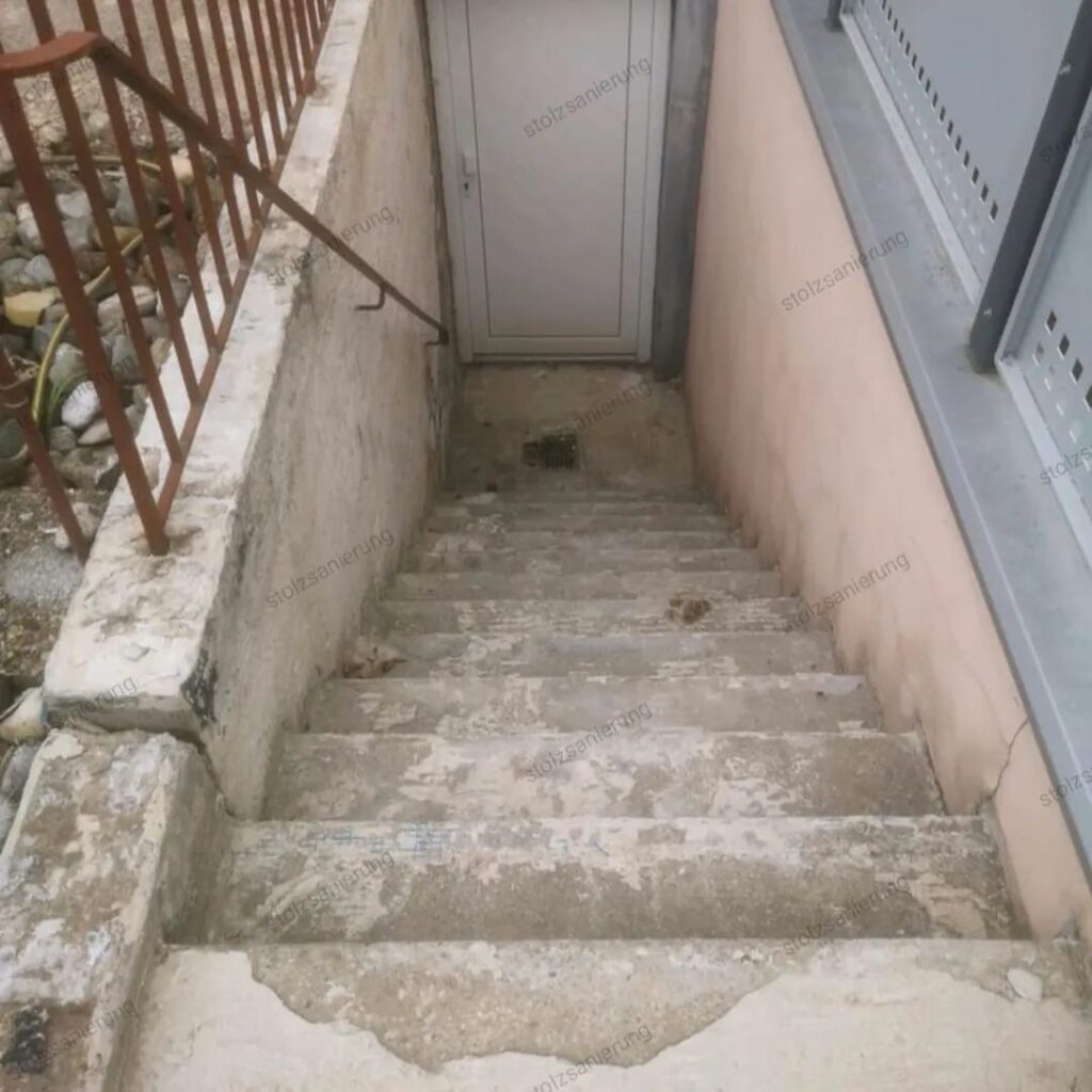 Kellertreppe im Außenbereich ohne Steinteppich